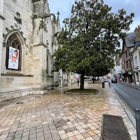 Le Cheverny Between The Banks Of The Loire And Old Appartement