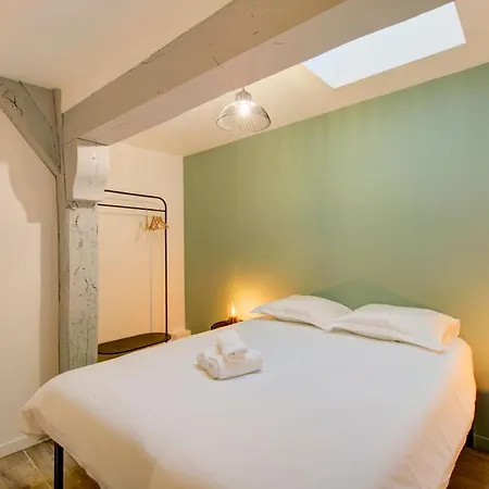 Le Cheverny Between The Banks Of The Loire And Old Tours