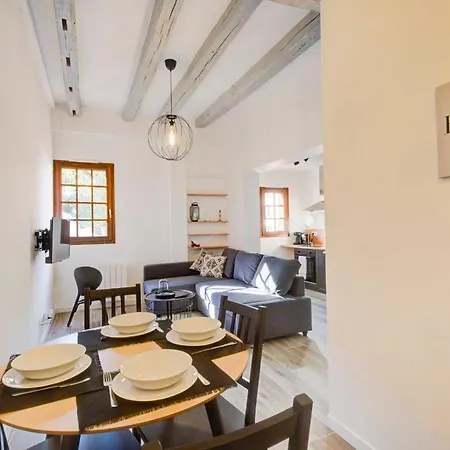 Le Cheverny Between The Banks Of The Loire And Old *