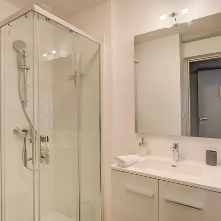 Le Cheverny Between The Banks Of The Loire And Old Apartment Tours